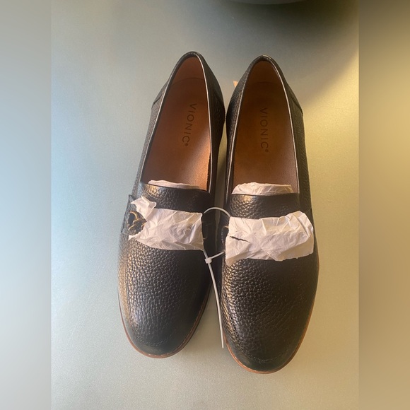 Vionic Black Leather Loafers - Picture 3 of 5